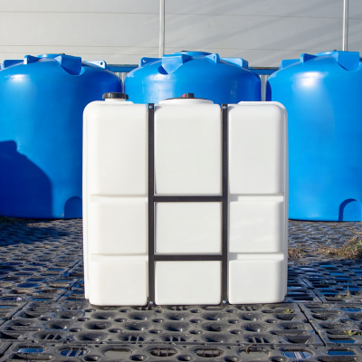 Емкость K 1000л в обрешетке в Ишиме